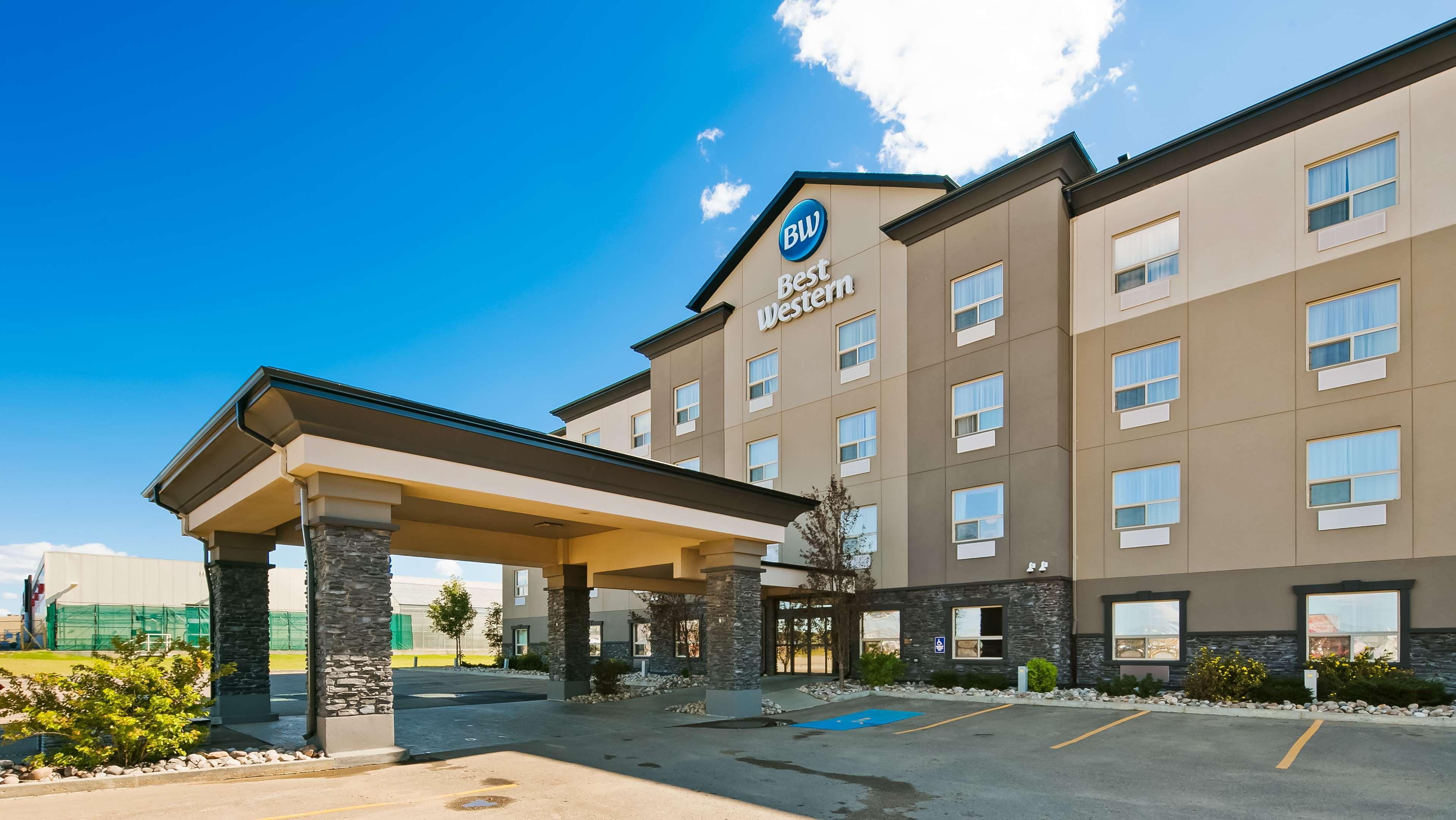 Best Western Wainwright Inn & Suites Extérieur photo