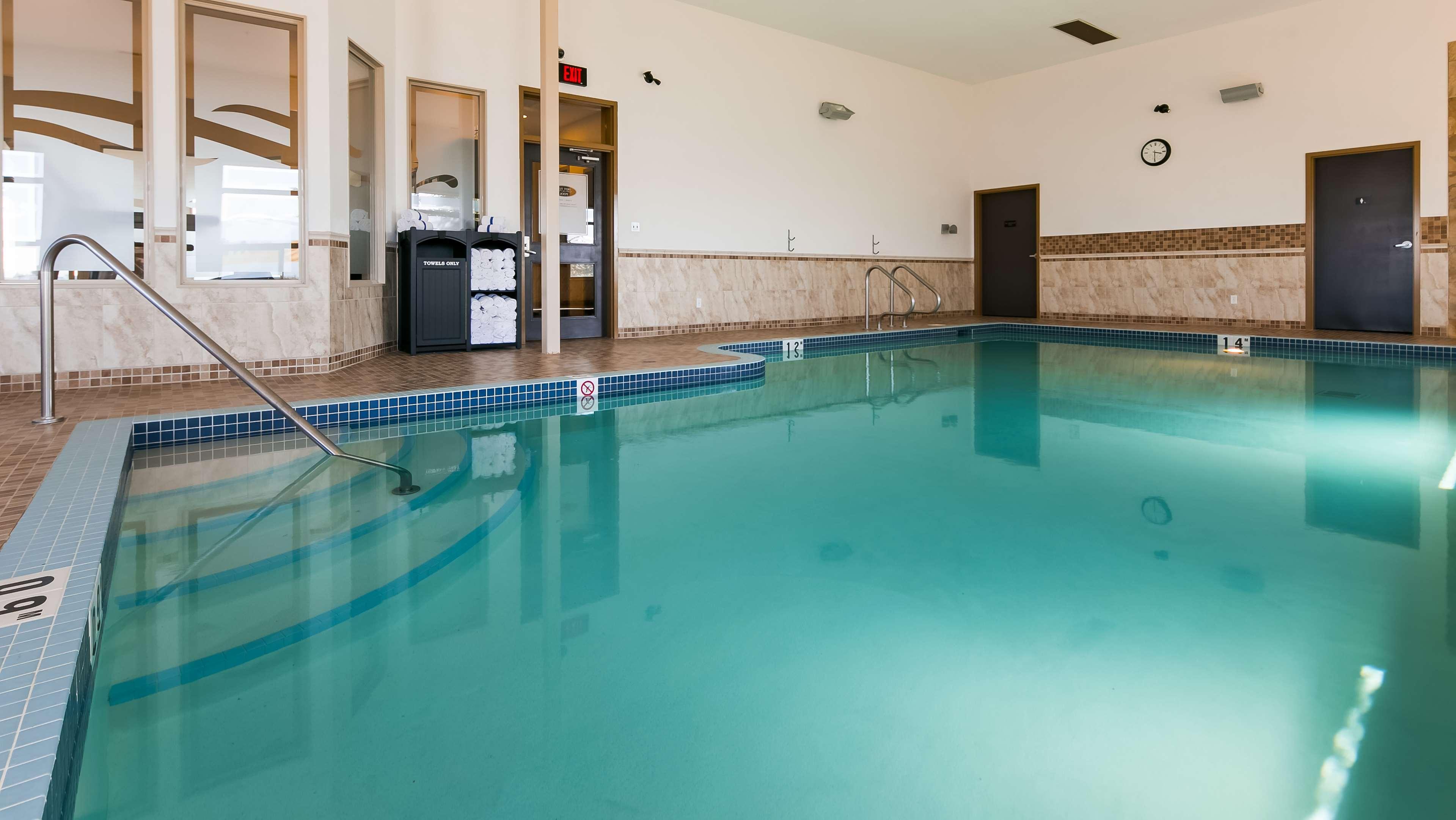 Best Western Wainwright Inn & Suites Extérieur photo