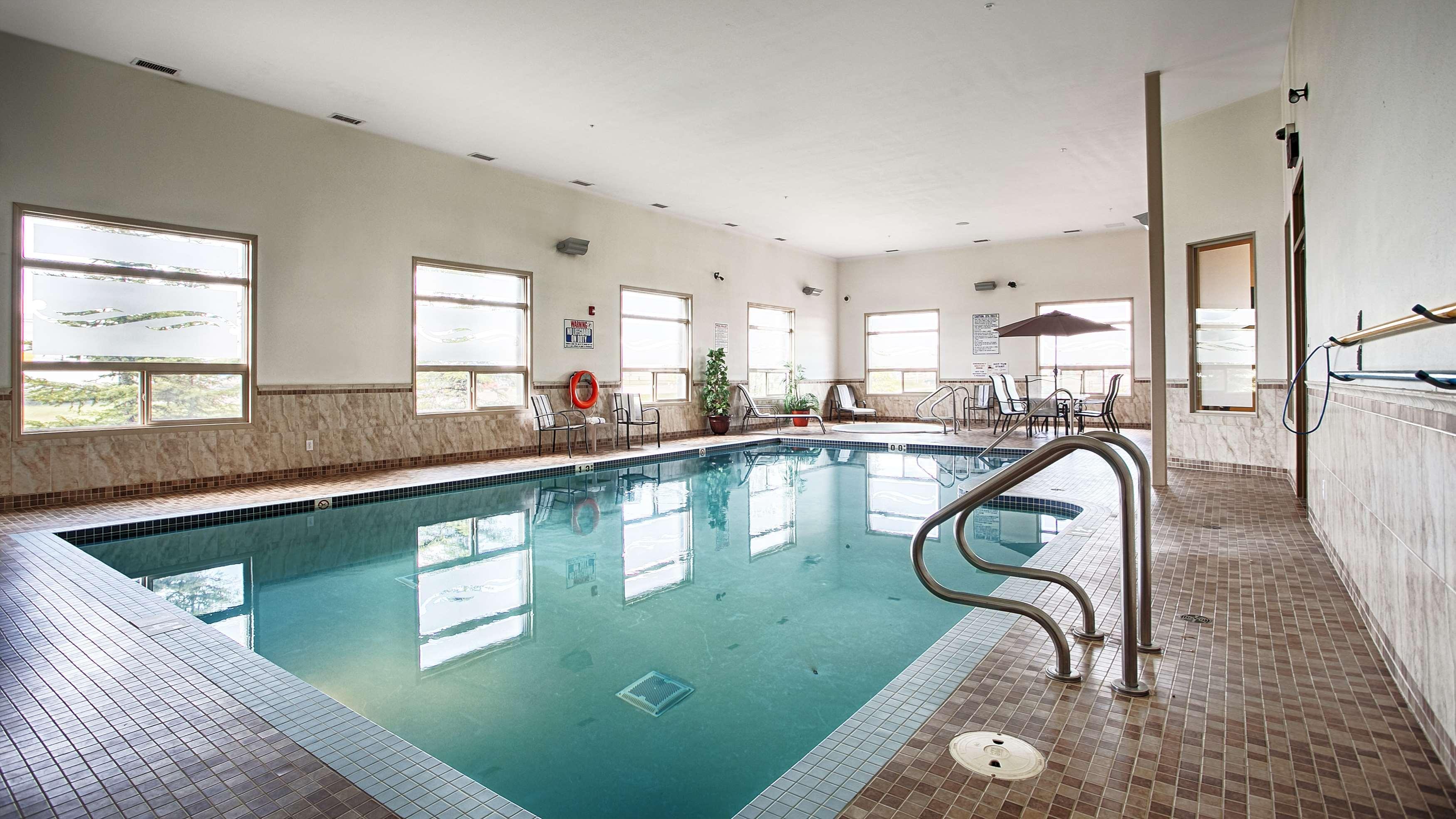 Best Western Wainwright Inn & Suites Extérieur photo