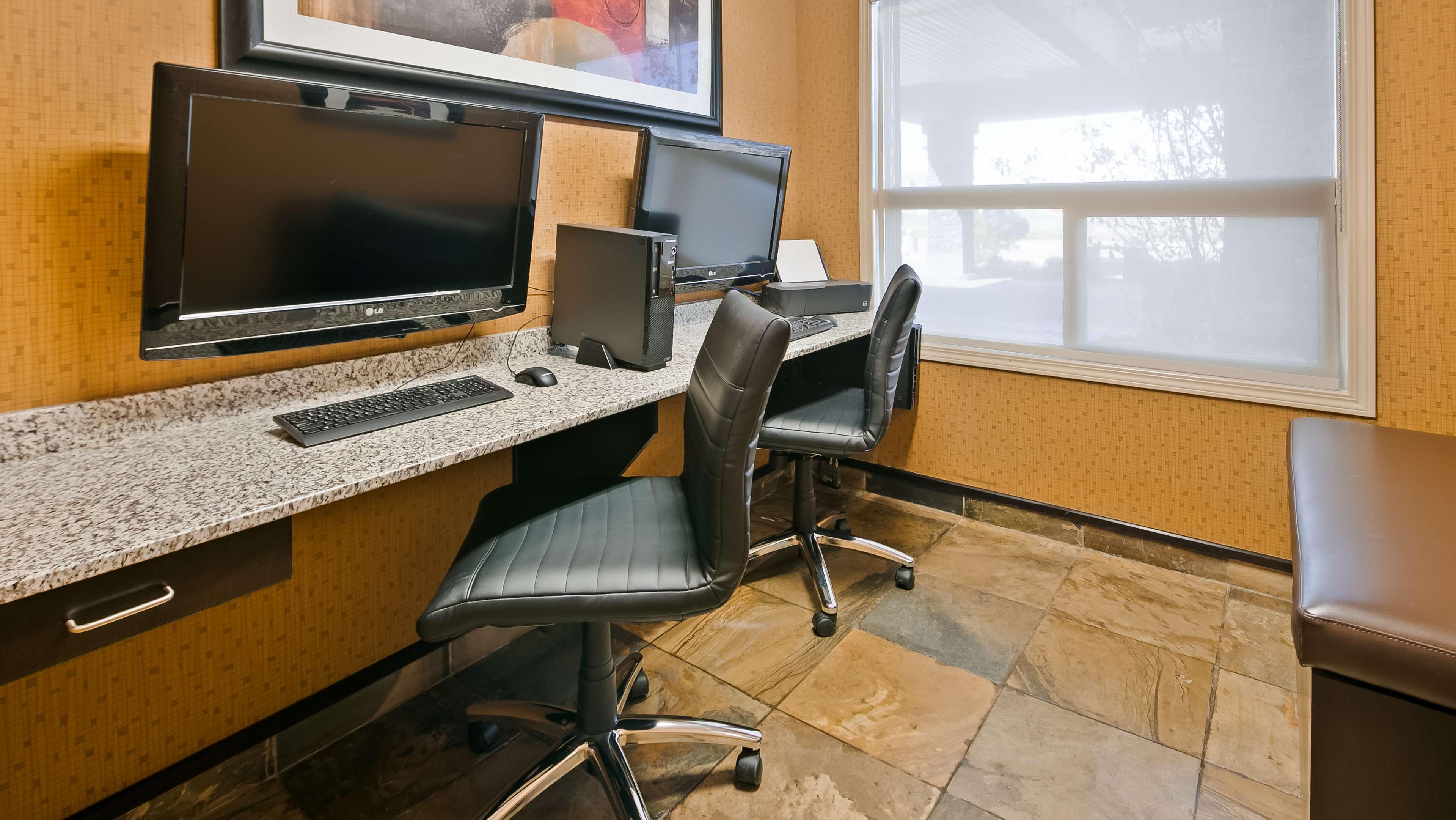 Best Western Wainwright Inn & Suites Extérieur photo