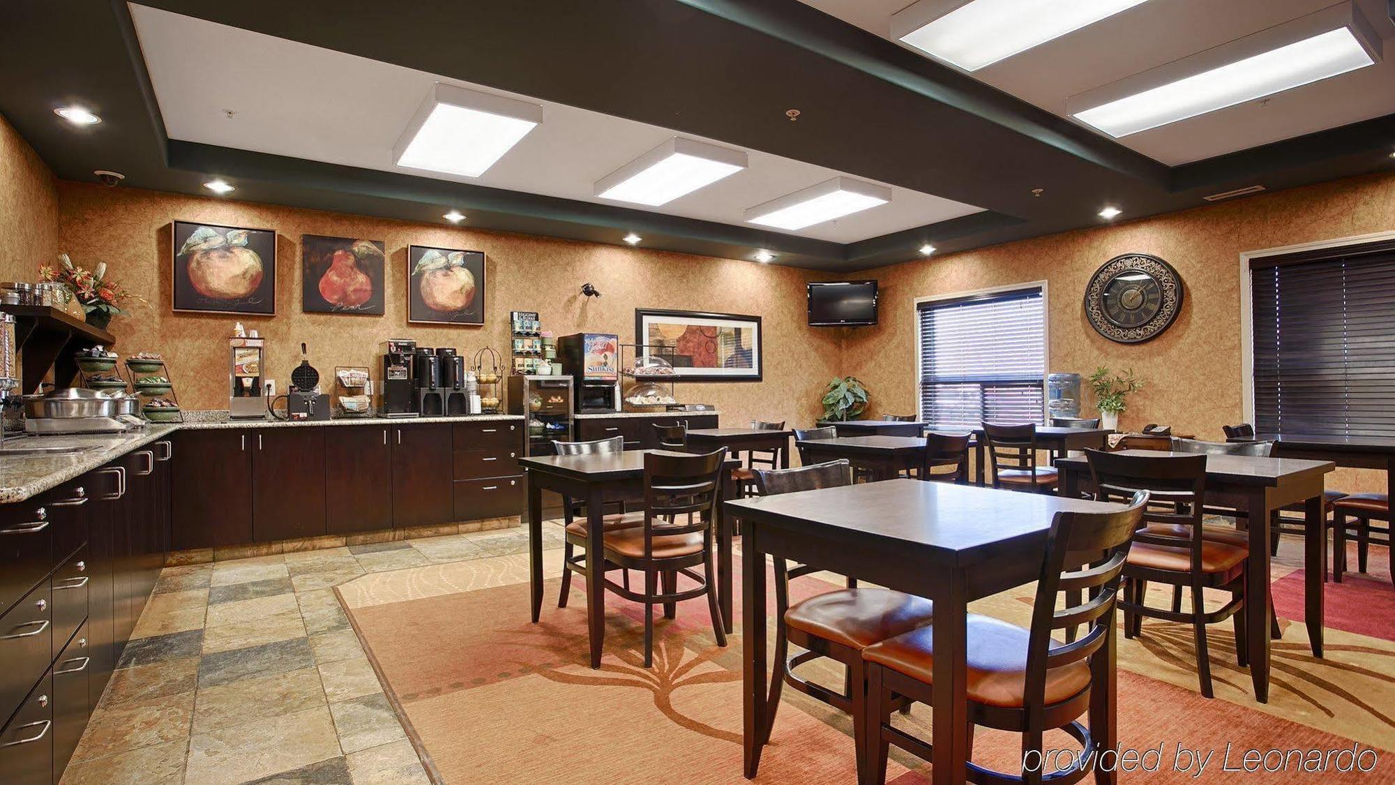 Best Western Wainwright Inn & Suites Extérieur photo