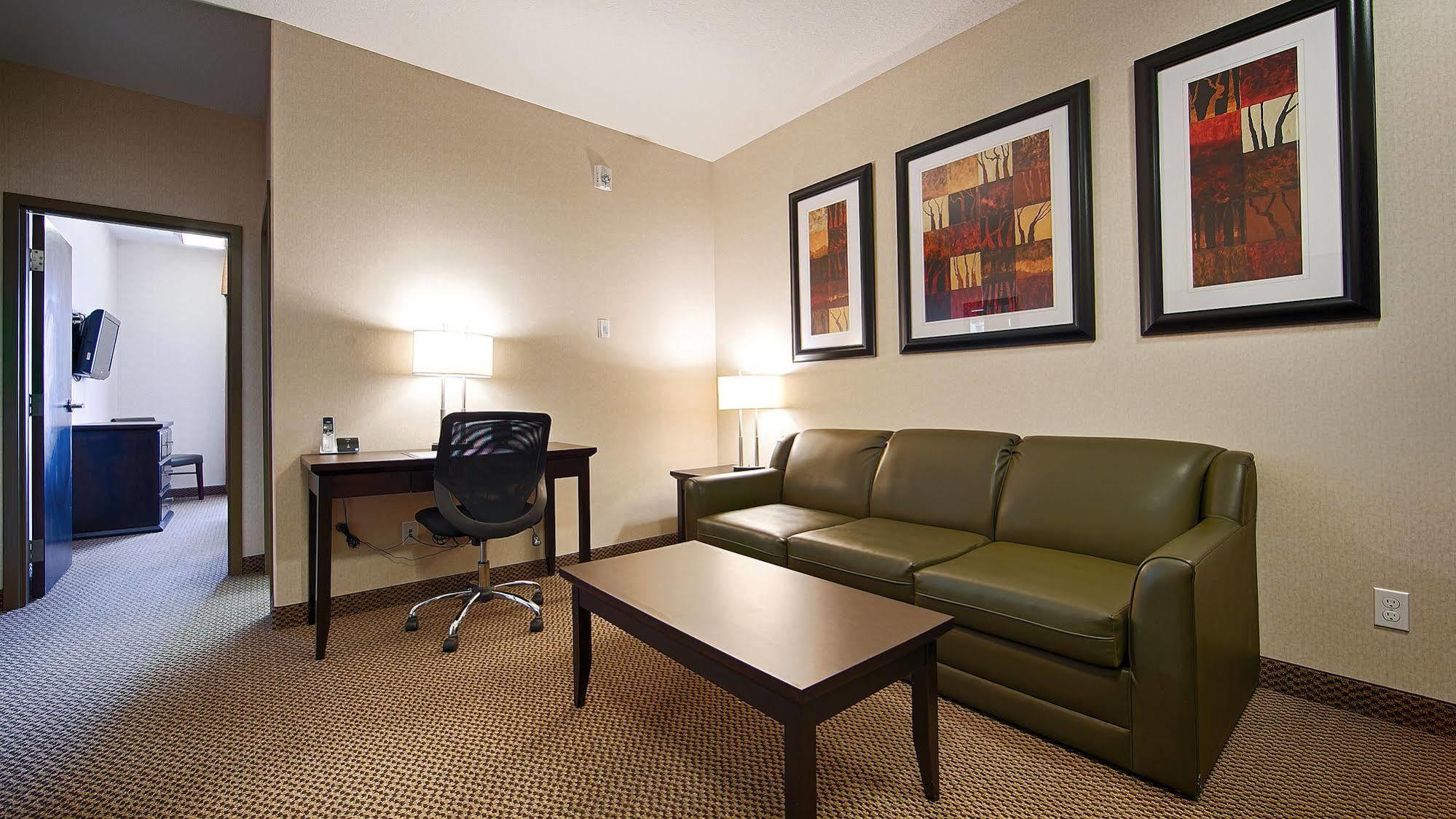 Best Western Wainwright Inn & Suites Extérieur photo