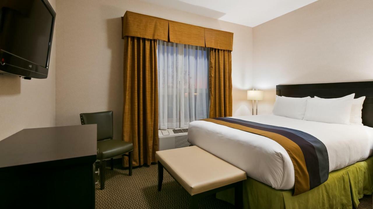 Best Western Wainwright Inn & Suites Extérieur photo